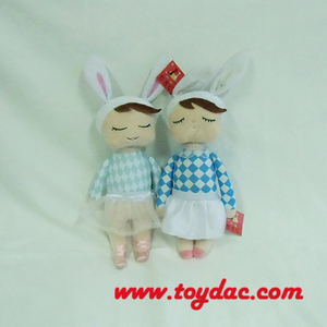 Lapins de dessin animé en tissu en peluche