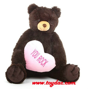 Grand ours brun en peluche avec coeur